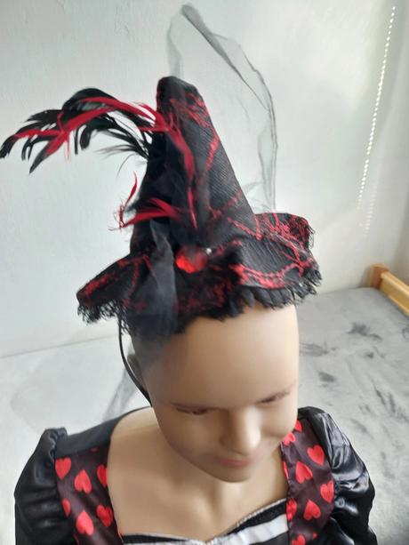 Srdcová kráľovná karnevalový komplet kostým 140,