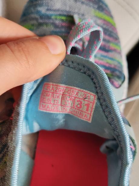 Nazúvacie tenisky, 31