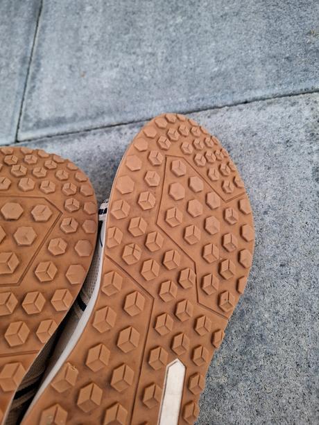 Nasuvacie tenisky, reserved,39