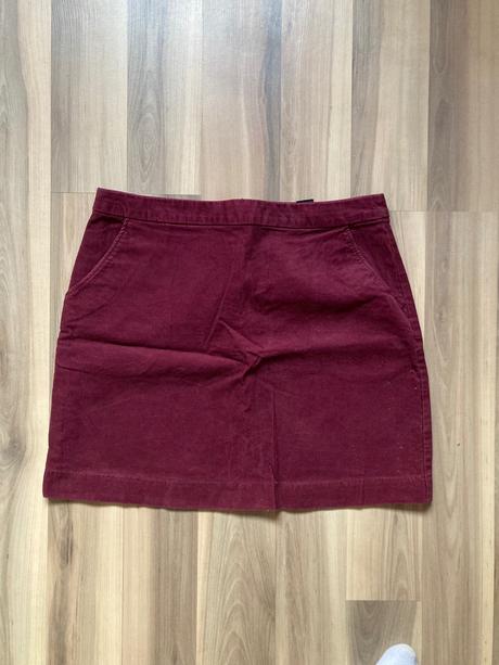 Menčestrova mini sukna, s