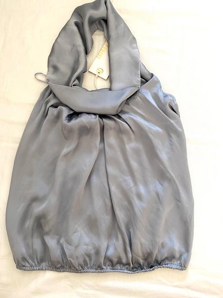 Hodvábna blúzka s otvoreným chrbtom, m