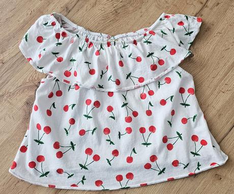 Top s čerešňami, zara,152