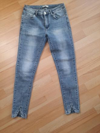 Dámske džínsy, 28