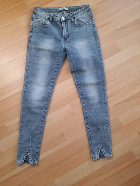 Dámske džínsy, 28