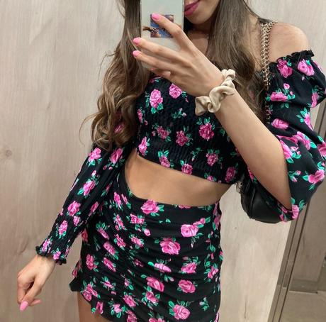 Kvetinový top so sukňou, bershka,s