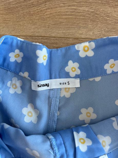 Kvetinové modré šortky, sinsay,s