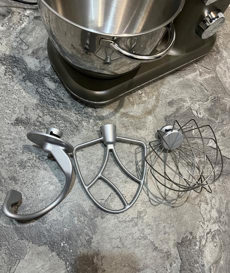 Kuchynský robot eta gratussino bravo ii 0023 90070, eta