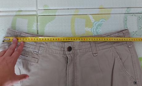 Kraťasy kapsáčove, 36