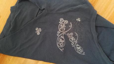 Modré tričko, vzadu potlač, pietro filipi,l