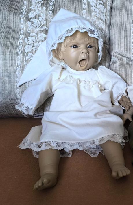 Zberateľská bábika šklebík berenguer, 