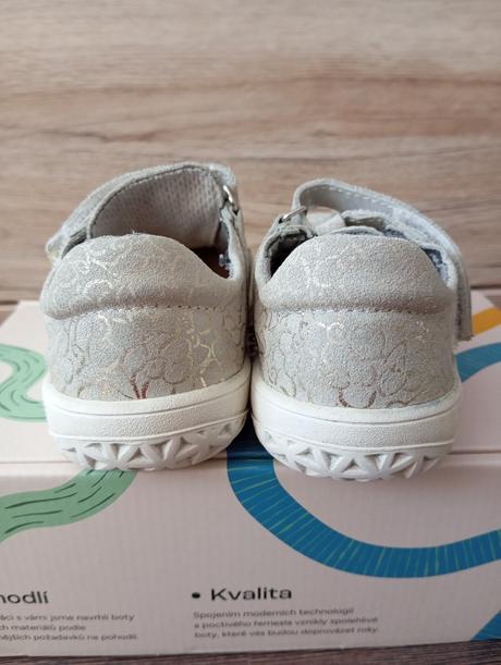 Barefoot sandálky jonap b9 béžovozlaté 28, jonap,28