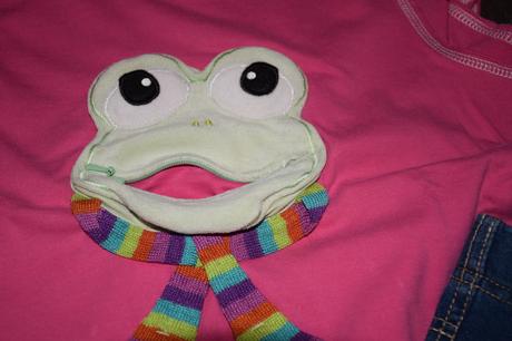 Nadherny kompletik next tricko so zabkou+sukna 6-9, next,122