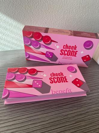 Benefit multifunkčná paletka cheek score, 