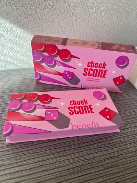 Benefit multifunkčná paletka cheek score, 