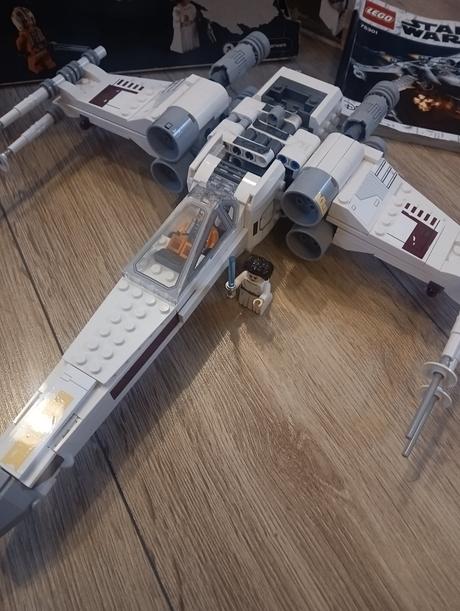 Lego star wars luke skywalker's x-wing fighter, 