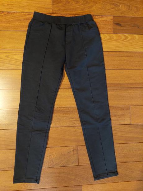 Mäkké nohavice, gate,146