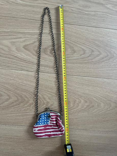 Kabelka na retiazke ikks, 