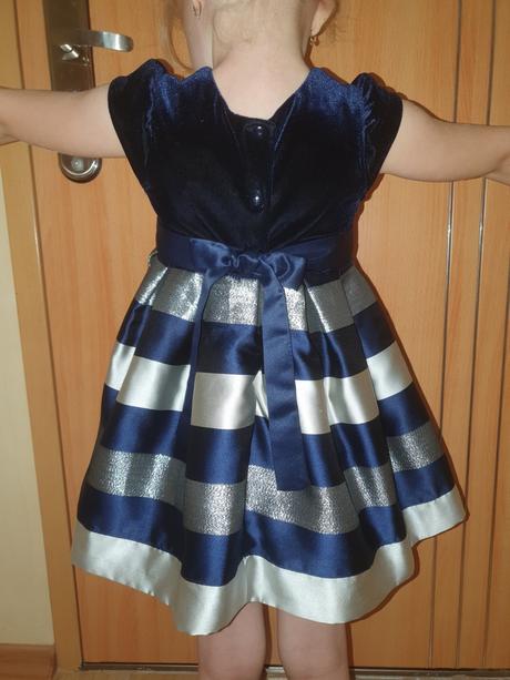 Slávnostné šatky, 98