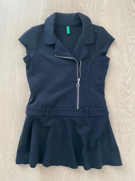 Čierne šaty, benetton,110