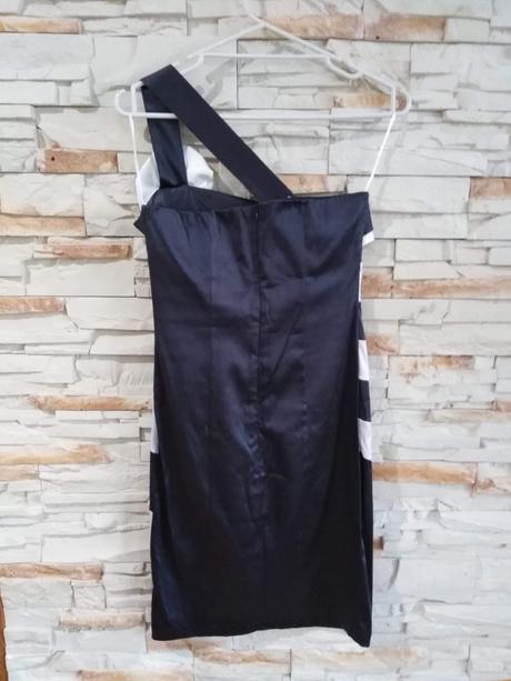 Spoločenské krátke šaty na jedno rameno, m