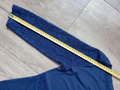 Modré elastické šaty s čipkou, s