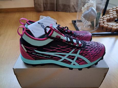 Športové tenisky v.39,5, asics,39
