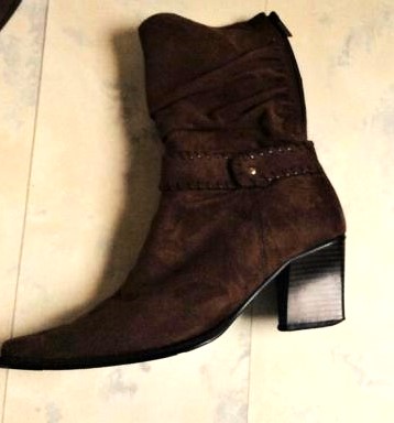 Kotníkové semišové čižmy, 39