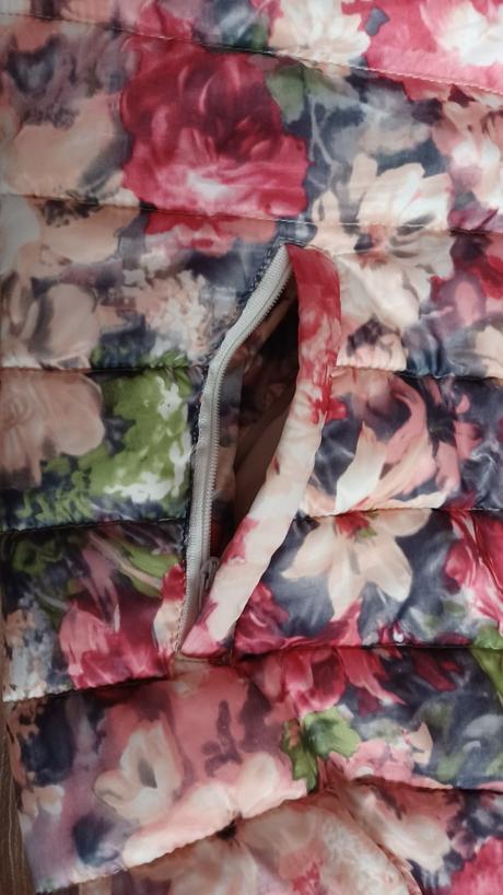 Kvetovaná vesta s kapucňou, m