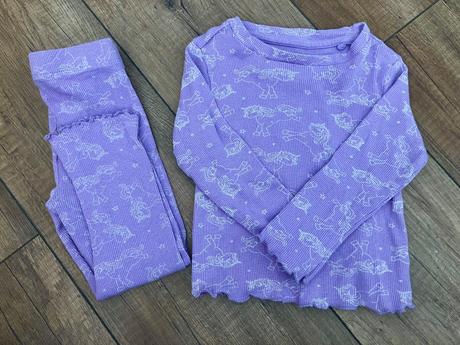 Pyžamko jednorožec, 92