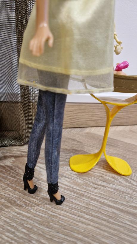 Barbie kolíska - mamička s bábätkom,