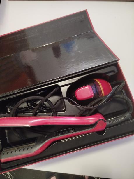 Darujem profesionálnu žehličku na vlasy rowenta, 