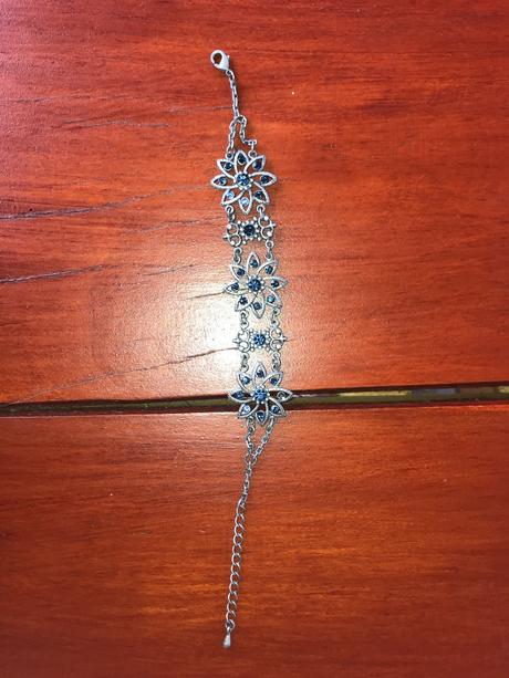 Náramok s modrými kameňmi,