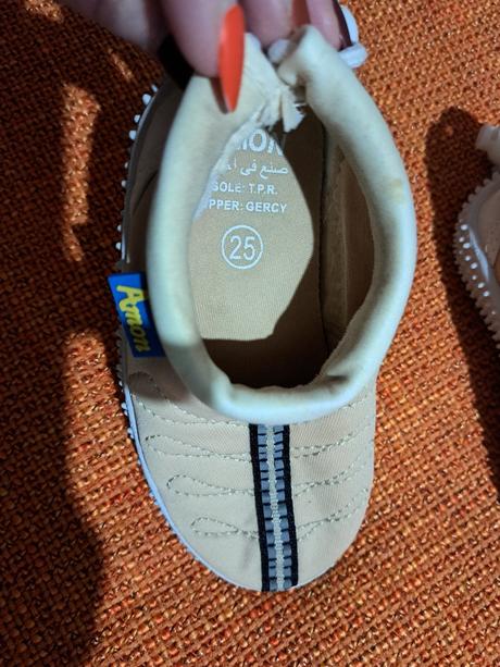 Papučky do vody, 25