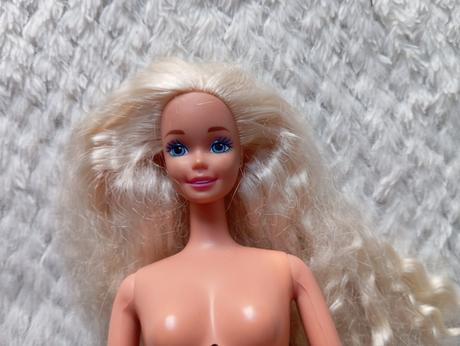 Retro blond barbie 1,