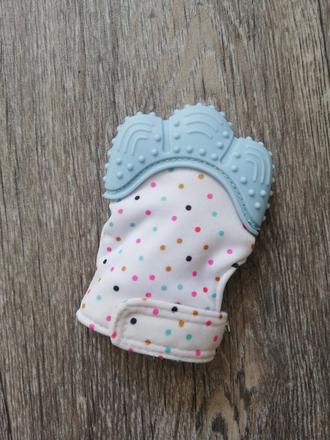 Rukavica na prvé zúbky,