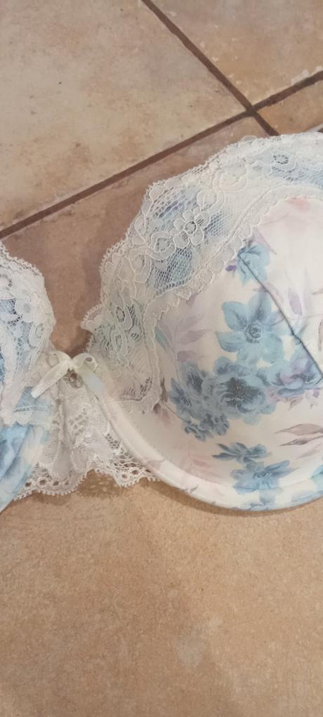 Romantická podprsenka, 80c