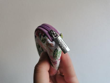 Malá kvietkovaná peňaženka, 