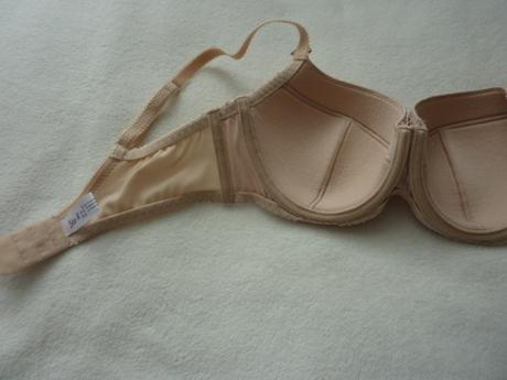 Podprsenka a nohavičky, 75c