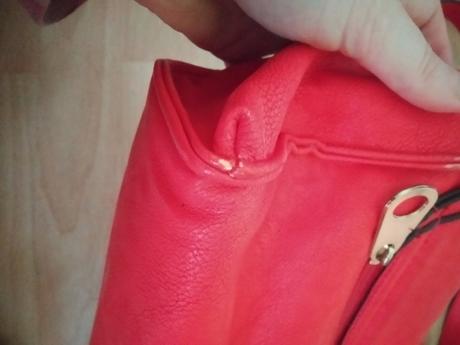 Dámska červená kabelka,