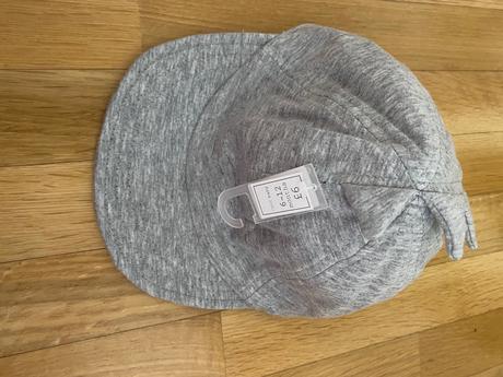 Čiapočka so šiltom, next,<50