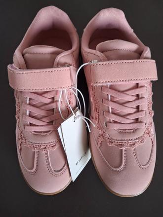 Tenisky, reserved,32