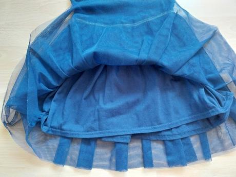 Dievčenské šaty, 128