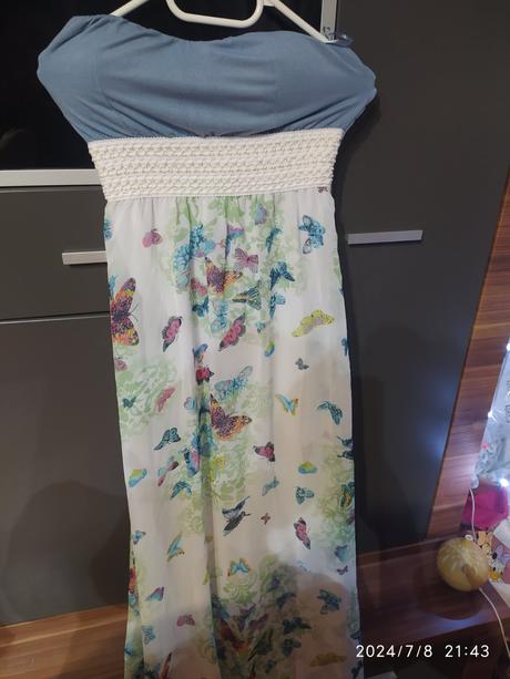 Dámske oblečenie, s