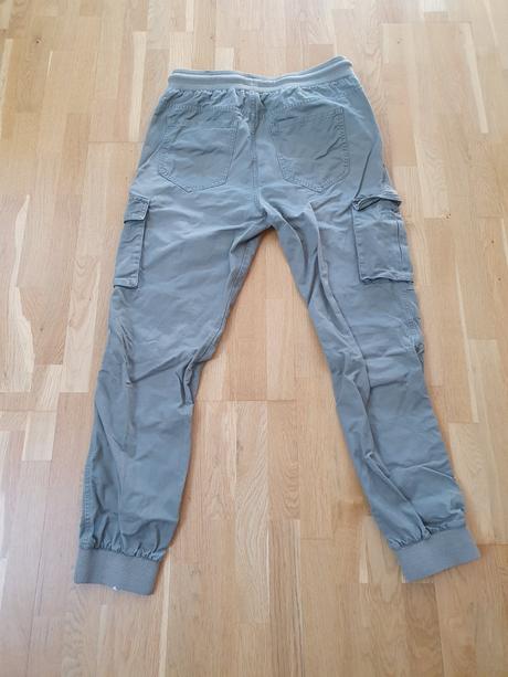 Kapsáčové nohavice, chapter young,176