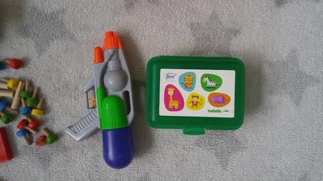 Nepoužívaný zelený desiatnik, boxík,