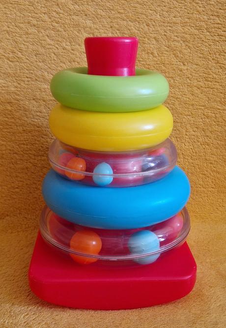 Pyramída/veža s krúžkami, 