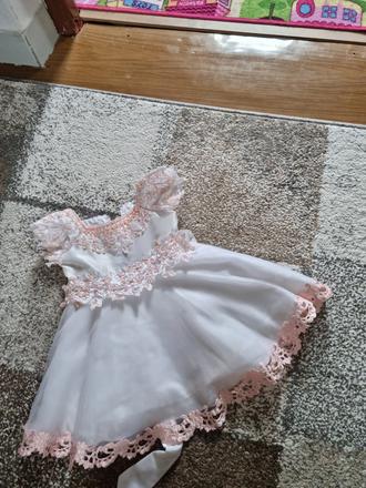 Slavnostné šaty, 80