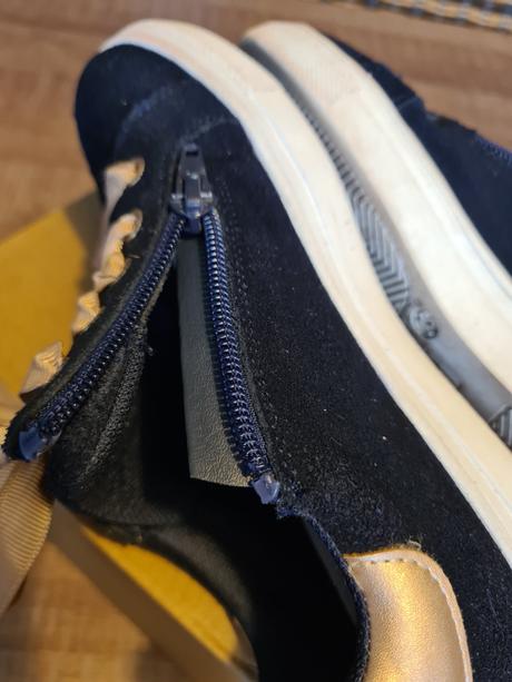 Semišové topánky, baťa,33