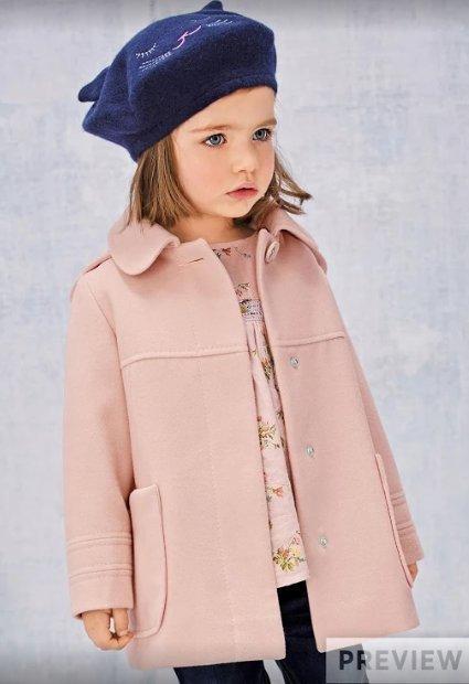 Ružový kabát s mopedmi, next,92