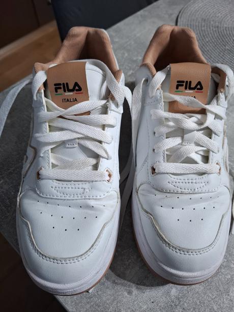 Predam botasky, fila,37